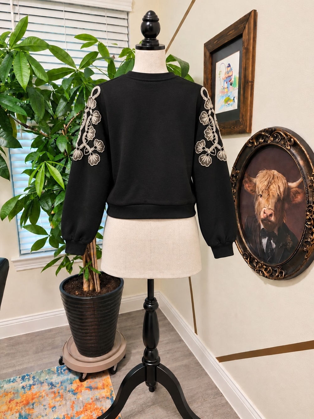Embroidered Sleeve Black Cropped Sweatshirt - Women - Picture 2 of 5